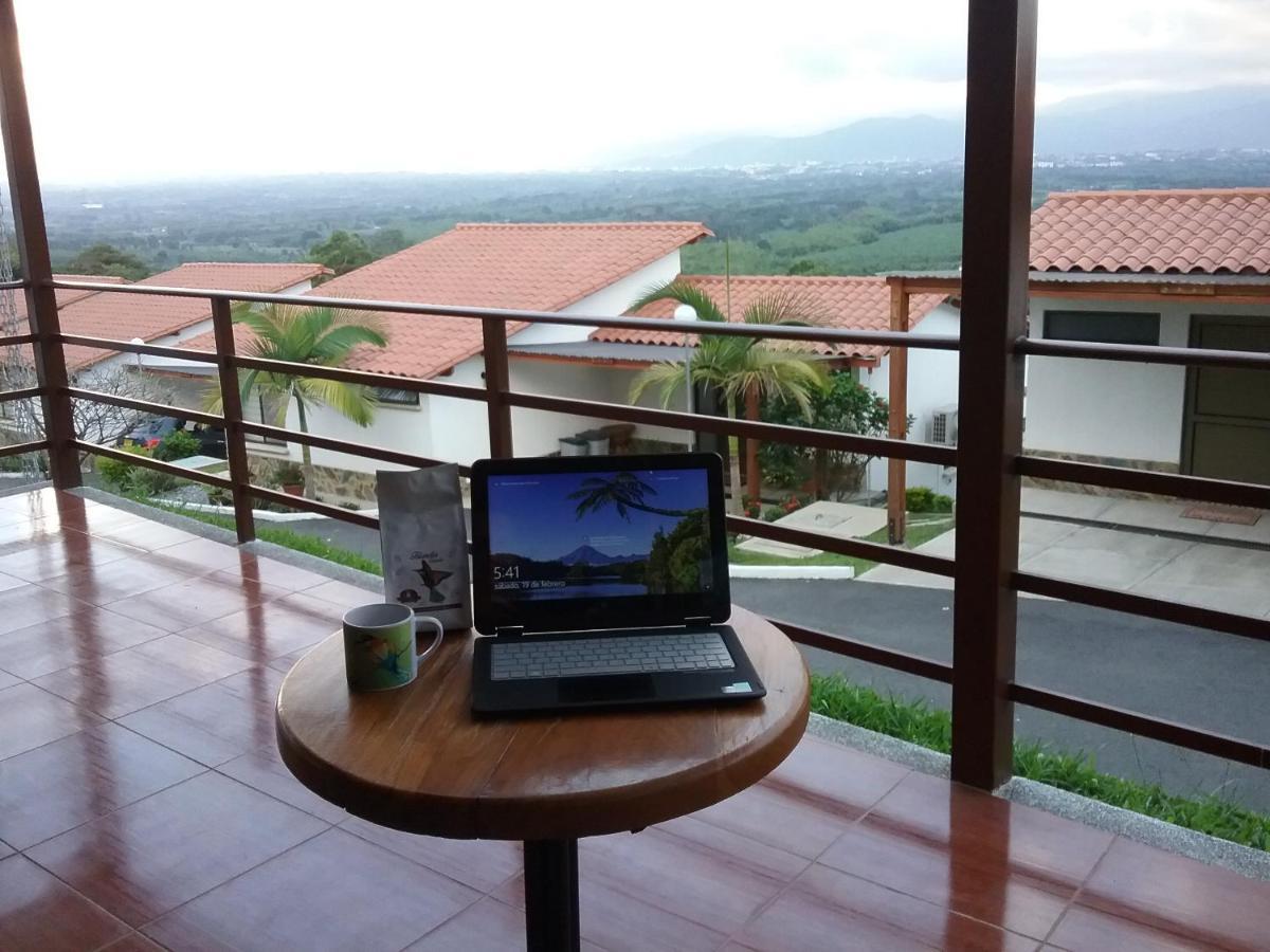 Hermosa Casa Con La Mejor Vista Cerca Al Parque Del Cafe Holiday home Montenegro